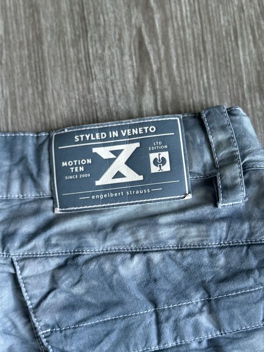 Pantaloni scurti Engelbert Strauss marimea 52