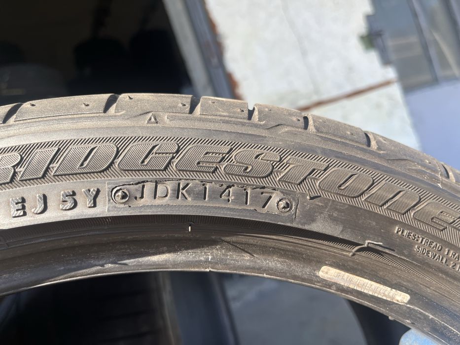 2 бр. летни гуми 295/30/19 Bridgestone 5 mm DOT 1417