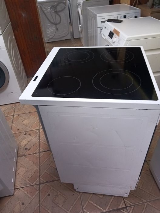 Свободно стояща печка с керамичен плот VOSS  2 години Гаранция!