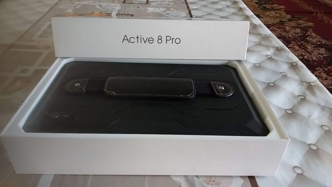 Planshet  Active 8 Pro пачти новый