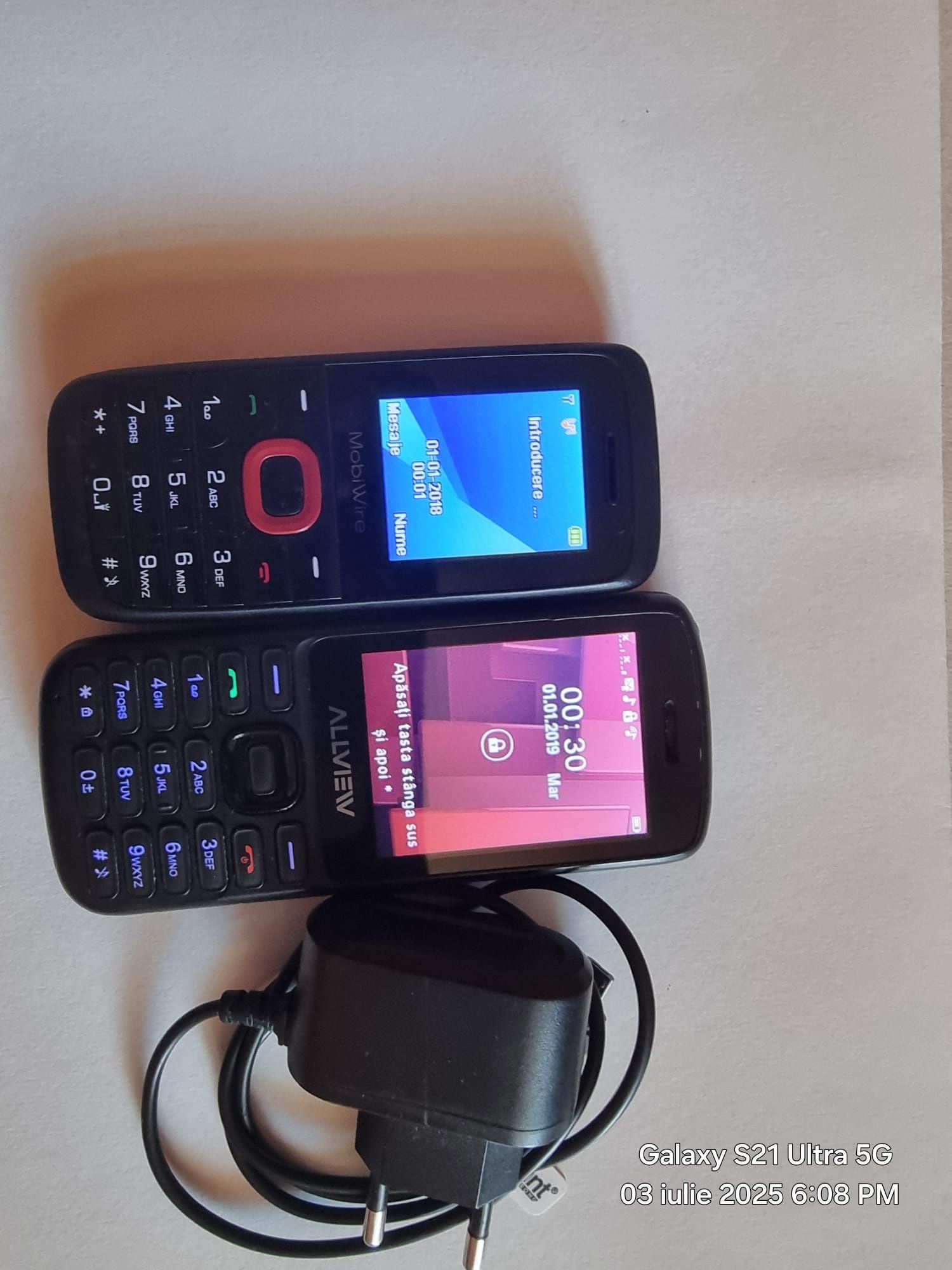 Telefoane cu butoane noi