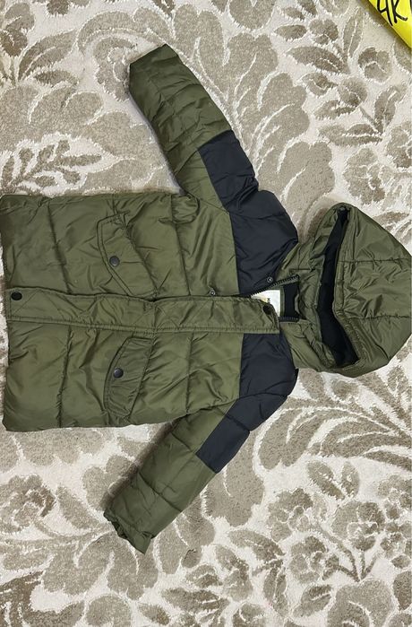 Продам детскую куртку