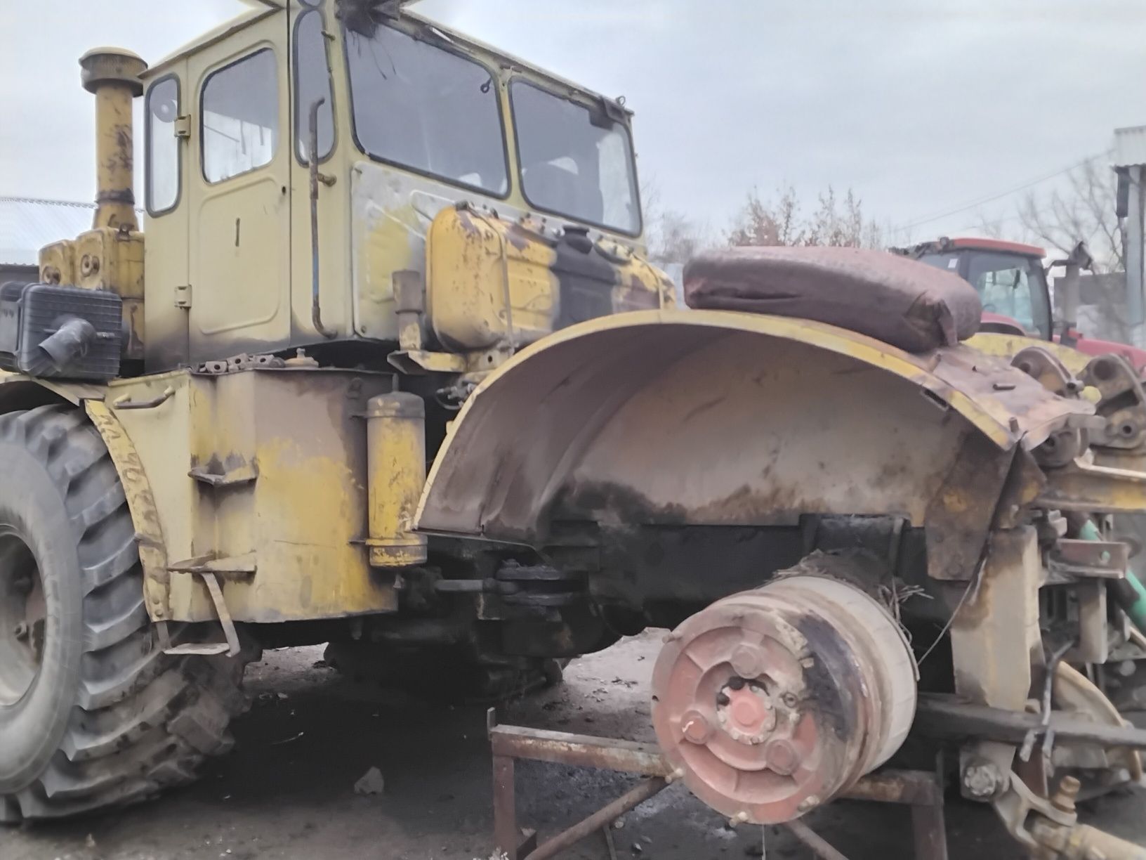 Трактор Кировец, в рабочем состоянии