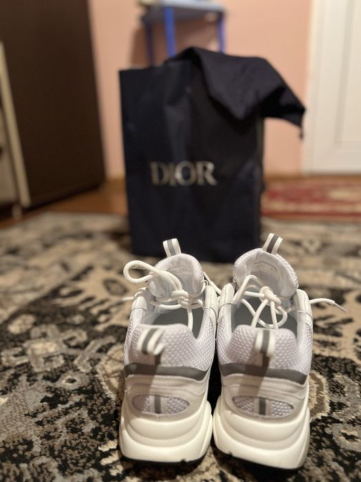 dior b 22 noi , mai multe detalii in privat