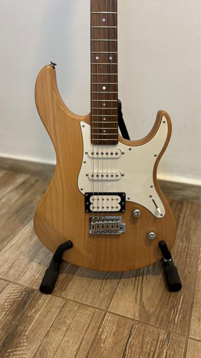 Vand chitara electrica Yamaha Pacifica 112V cu amplificator Marshall