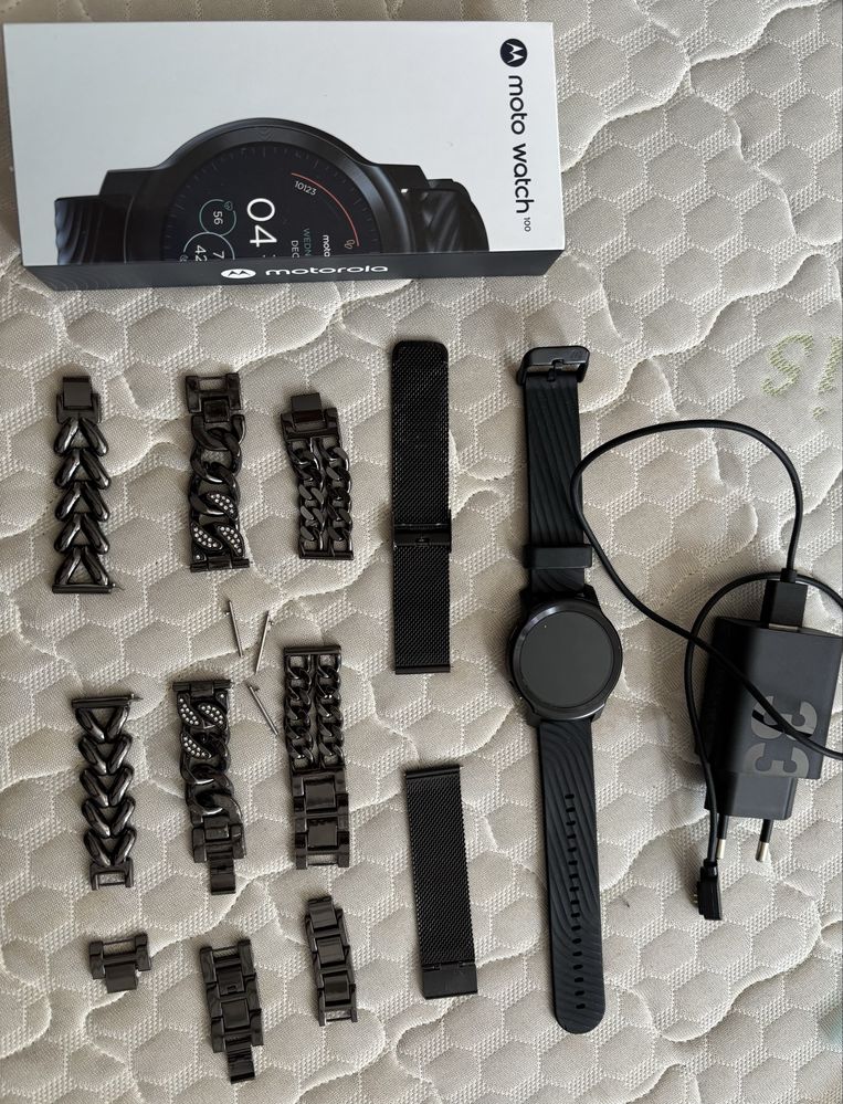 Motorola Moto Watch 100 Смарт часовник