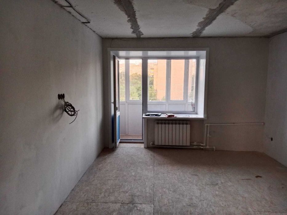 2х комнатная, 5 ый мкр, капю ремонт, черновая отделка, площадь 65 кв.м