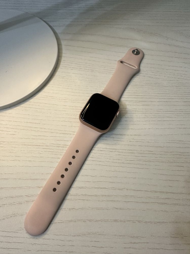 Женские Apple Watch 6