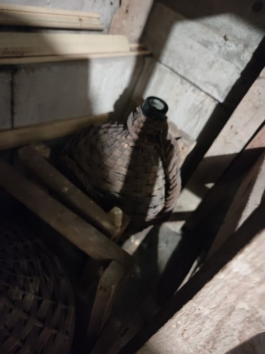 Damigene de 50 l si  doua de 30 litri