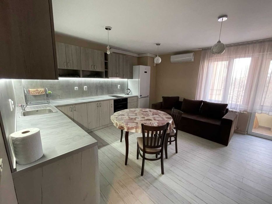 Продава се Двустаен апартамент в Варна, Левски - 65 кв.м за 6 €/кв.м - Снимка #1