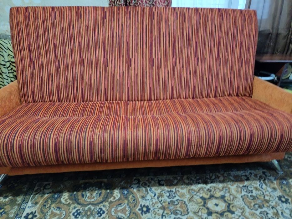 Продам Диван в отличном состоянии