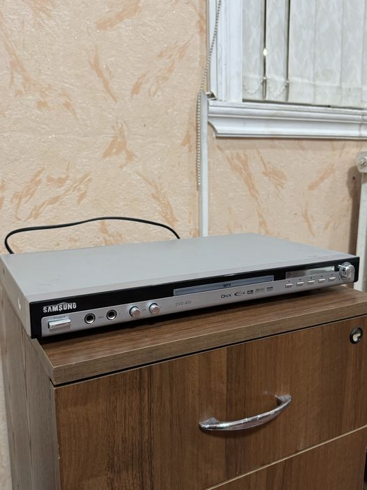 DVD-плеер Samsung DVD-820