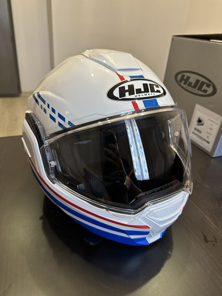 Нова каска HJC XL
