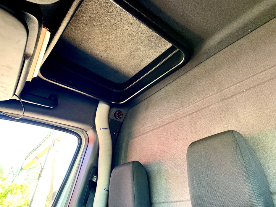 Vând Sprinter carosat - prelată