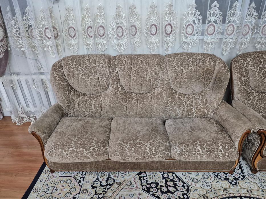 Б/у Диваны с креслом