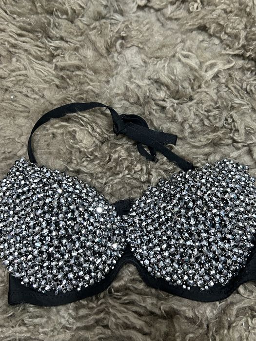 Bustiera/ Top deosebit cu pietricele