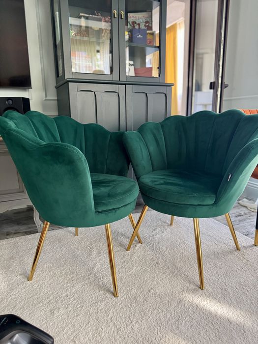 Set 2 scaune catifea verde smarald, picioare aurii