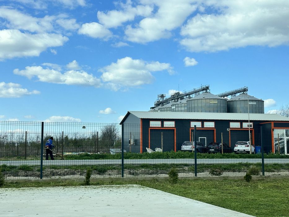 Hală Auto Service  dotată cu Elevator Nou Truse chei DN56