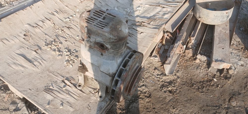 Kampirestr sotiladi.