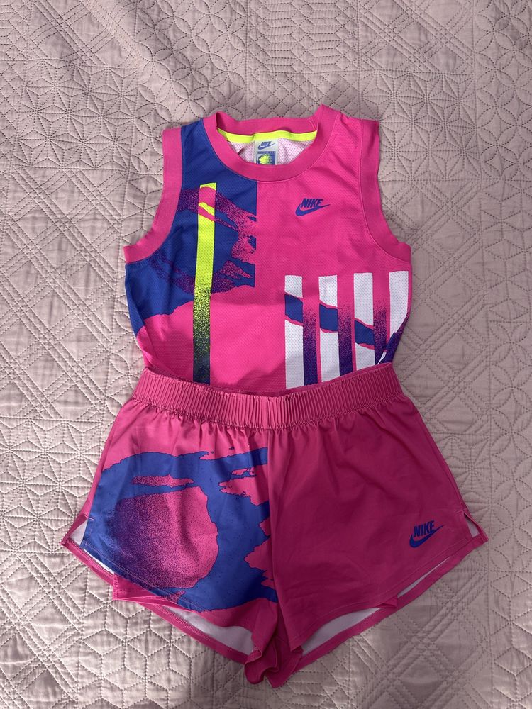 Nike тенис дрехи
