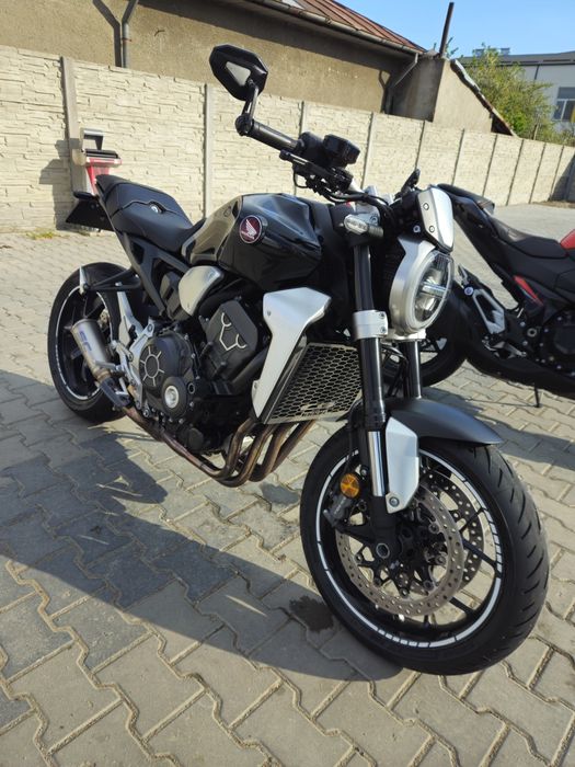 Honda cb 1000r black edition
