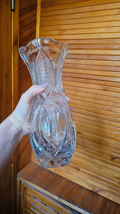 Хрустальные вазы в идеальном состоянии