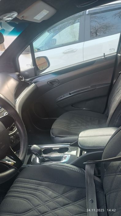 Spark 2015, rangi oq, avtomat karobka,