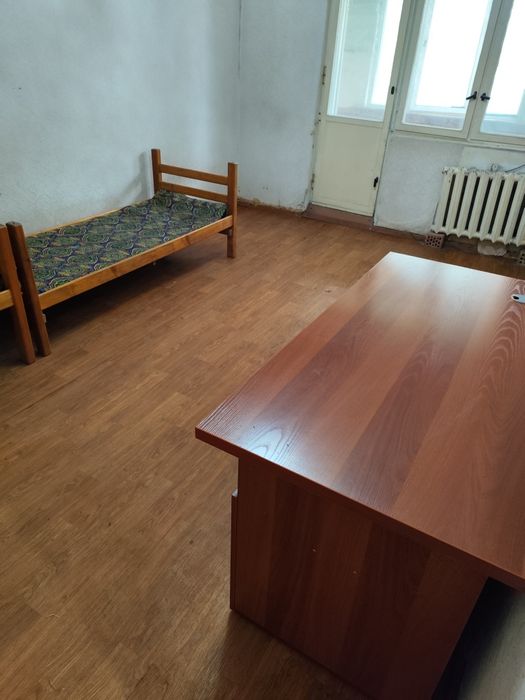 Чилонзор 8 кв.дан 2/2/4 уй срочно сотилади