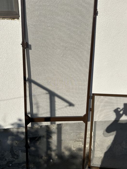 Plase de tantari geam si usa