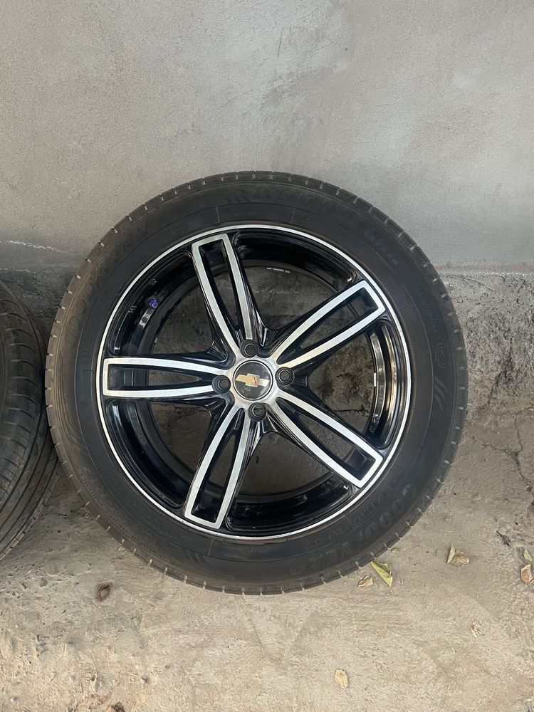 215/55/R17 Diska balon sotiladi holati alo tekshirib olsveraszlar