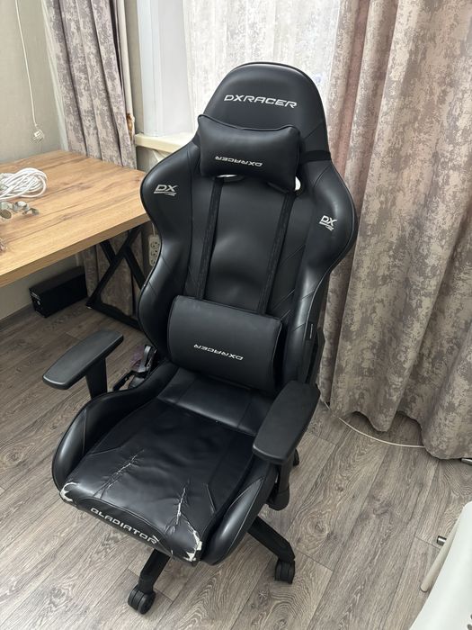 Игровое кресло DXracer