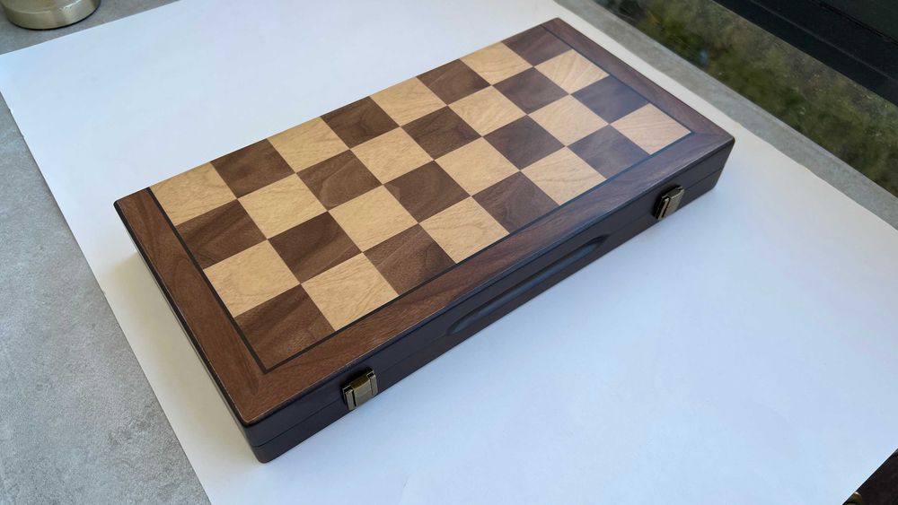 Tabla de sah magnetica pliabila si portabila din lemn