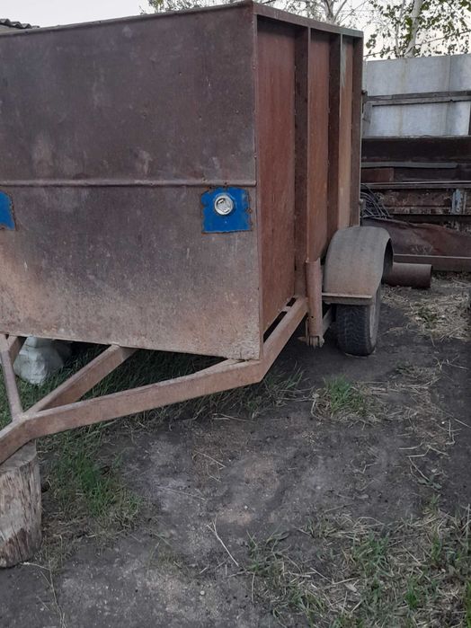 Продам прицеп коневозку