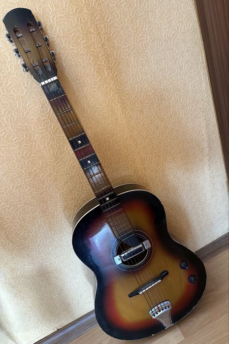 Електрическа/акустична китара