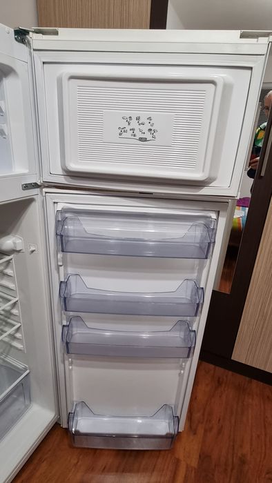 Хладилник CROWN GN 2601