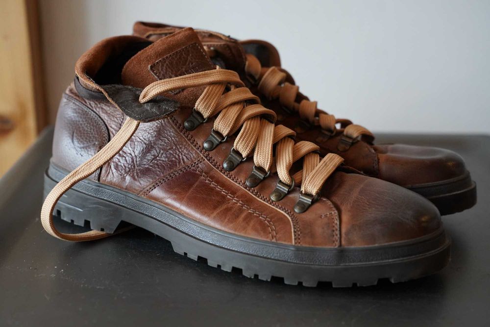 мъжки кожени обувки / португалски