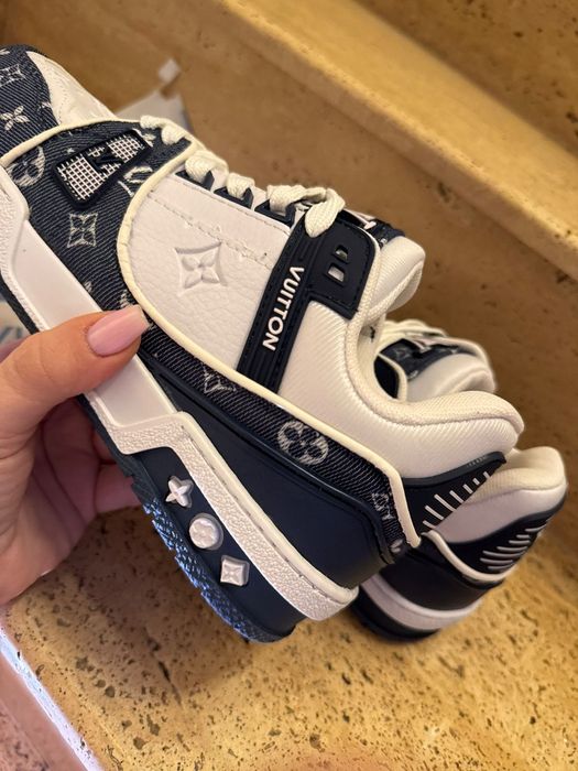 Уникални Louis Vuitton снисърси съчетание демин