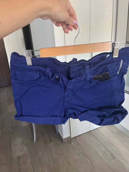 Blugi scurti bleumarin