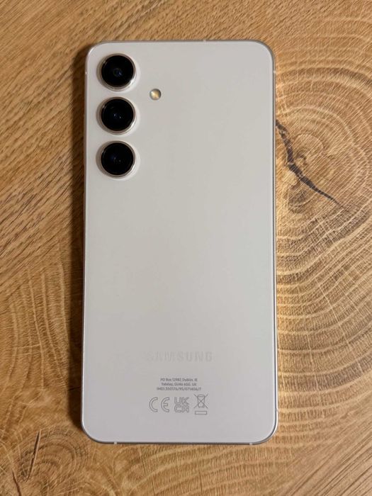 Samsung Galaxy S24 256GB | В гаранция | Като нов | Оригинално зарядно