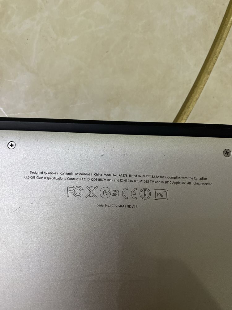 Macbook pro 2011 core i5 12GB 1TB