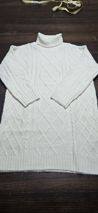 Коледни пуловери и рокли