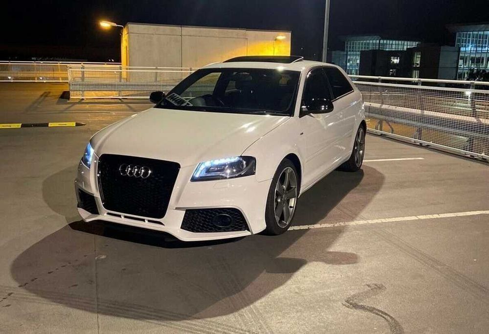 Bara fata Audi A3 8P Facelift 2009-2013 RS Look