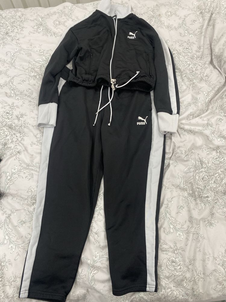 Продавам оригинален комплект на Puma
