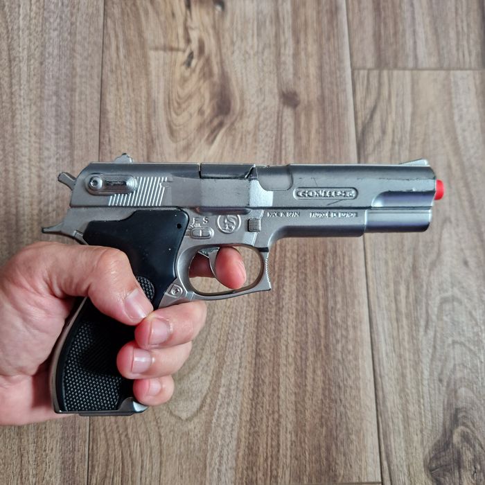 Pistol cu Capse - Jucarie