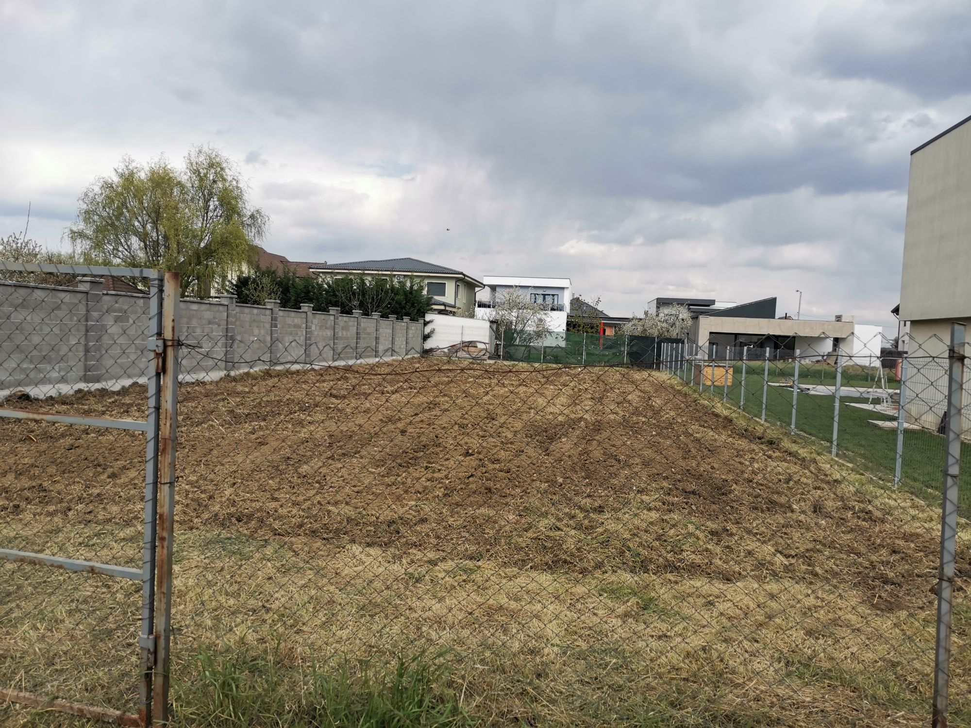 Defrisari,Intretinere anuala terenuri,gradini,livezi