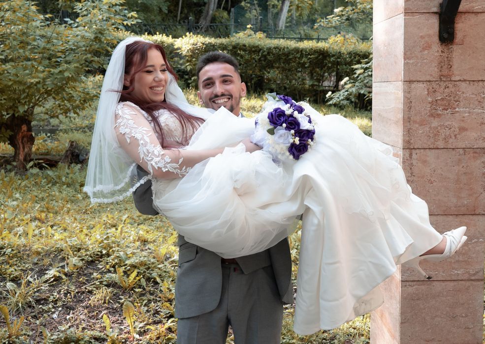 Vând URGENT rochie de mireasa