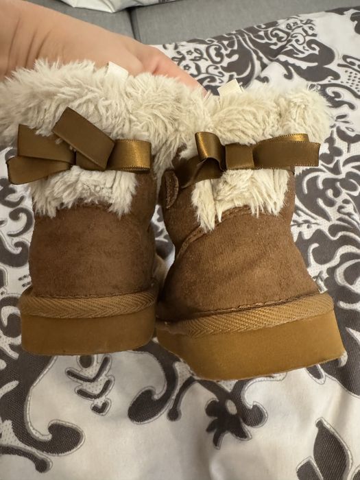 Vand cizme marimea 24/25 hm