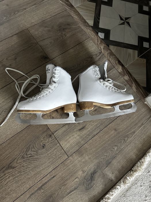 Коньки в хорошем состояние