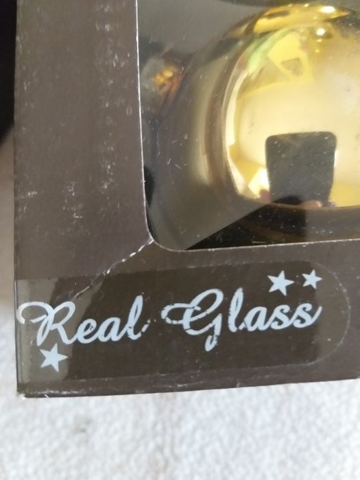 Стъклени елхови играчки