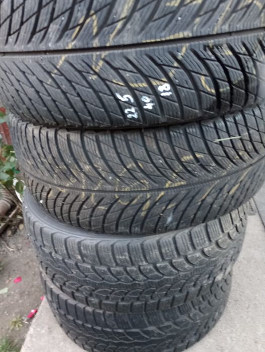Vând cauciucuri de iarnă 225 45 18 , 245 40 18